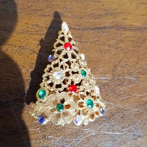 MYLU Gold Tone Vintage Floral Motif Rhinestone Christmas Tree Brooch